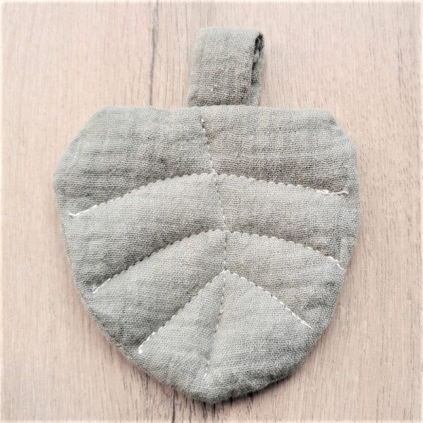 Stoffanhänger Blatt Mintgrau
