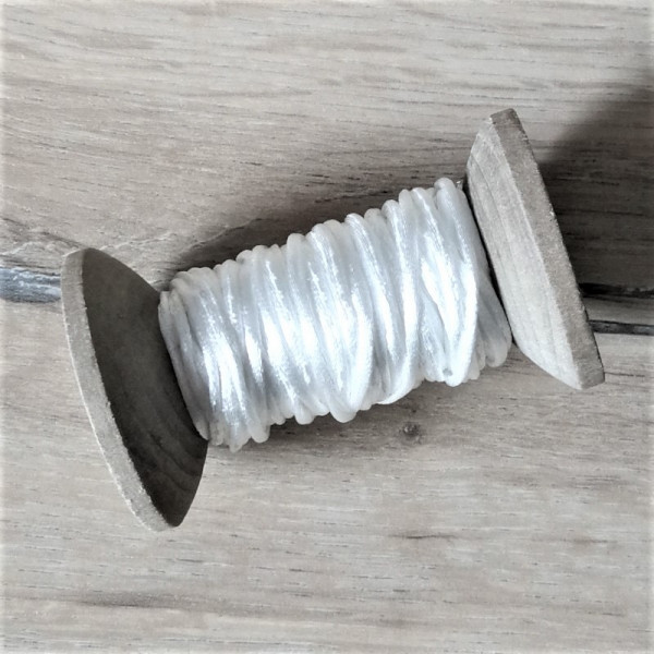 1 METER FÄDELSCHNUR / NYLONSCHNUR 1MM WEISS