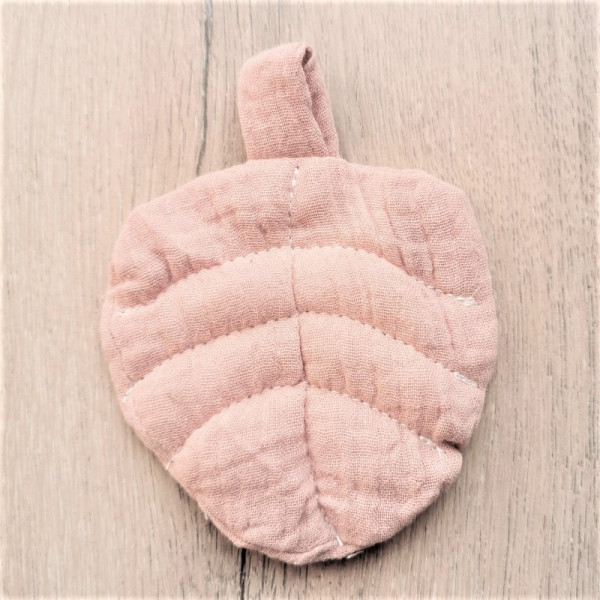 Stoffanhänger Blatt Altrosa