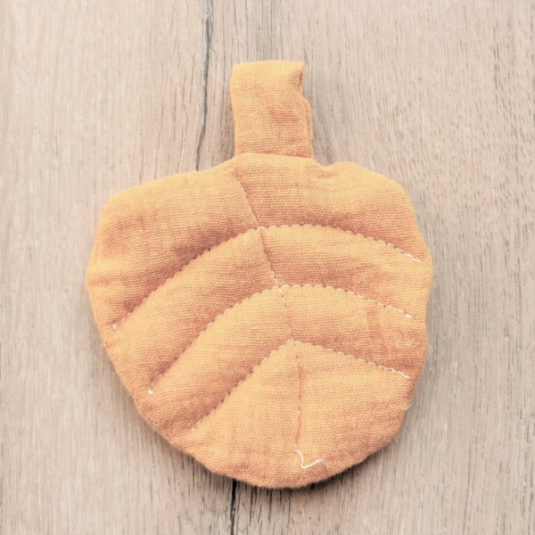 Stoffanhänger Blatt Senf
