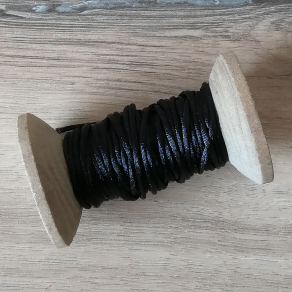 1 Meter Fädelschnur / Nylonschnur 1mm Schwarz